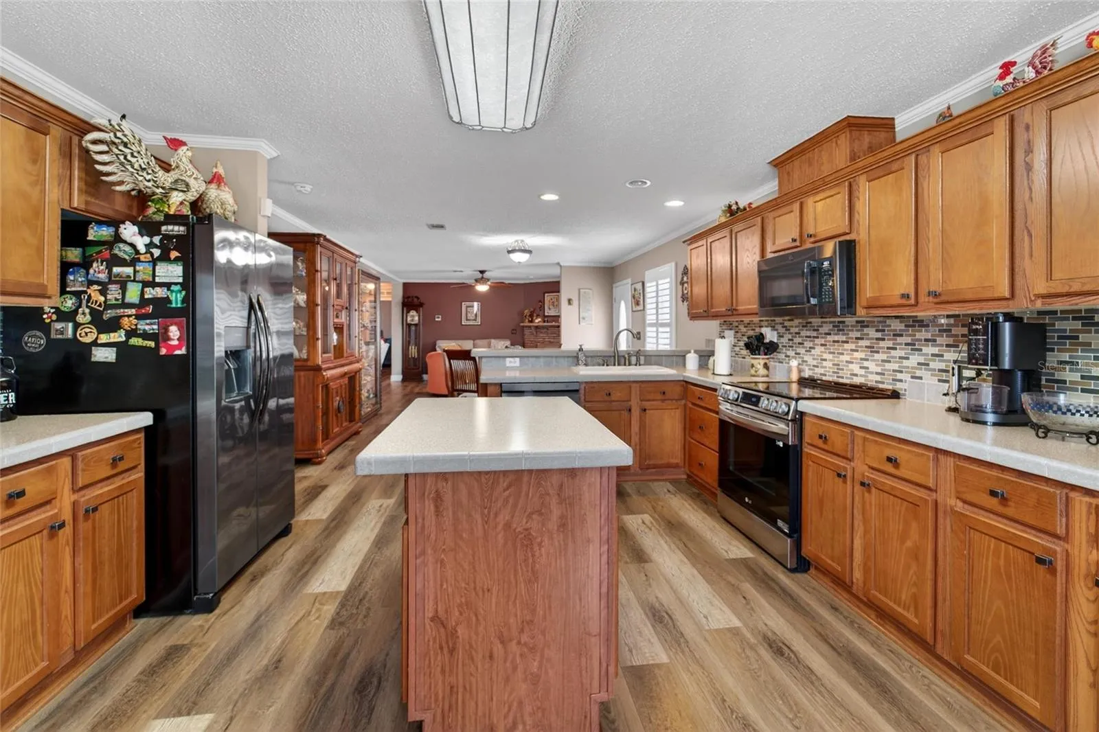 Gourmet kitchen