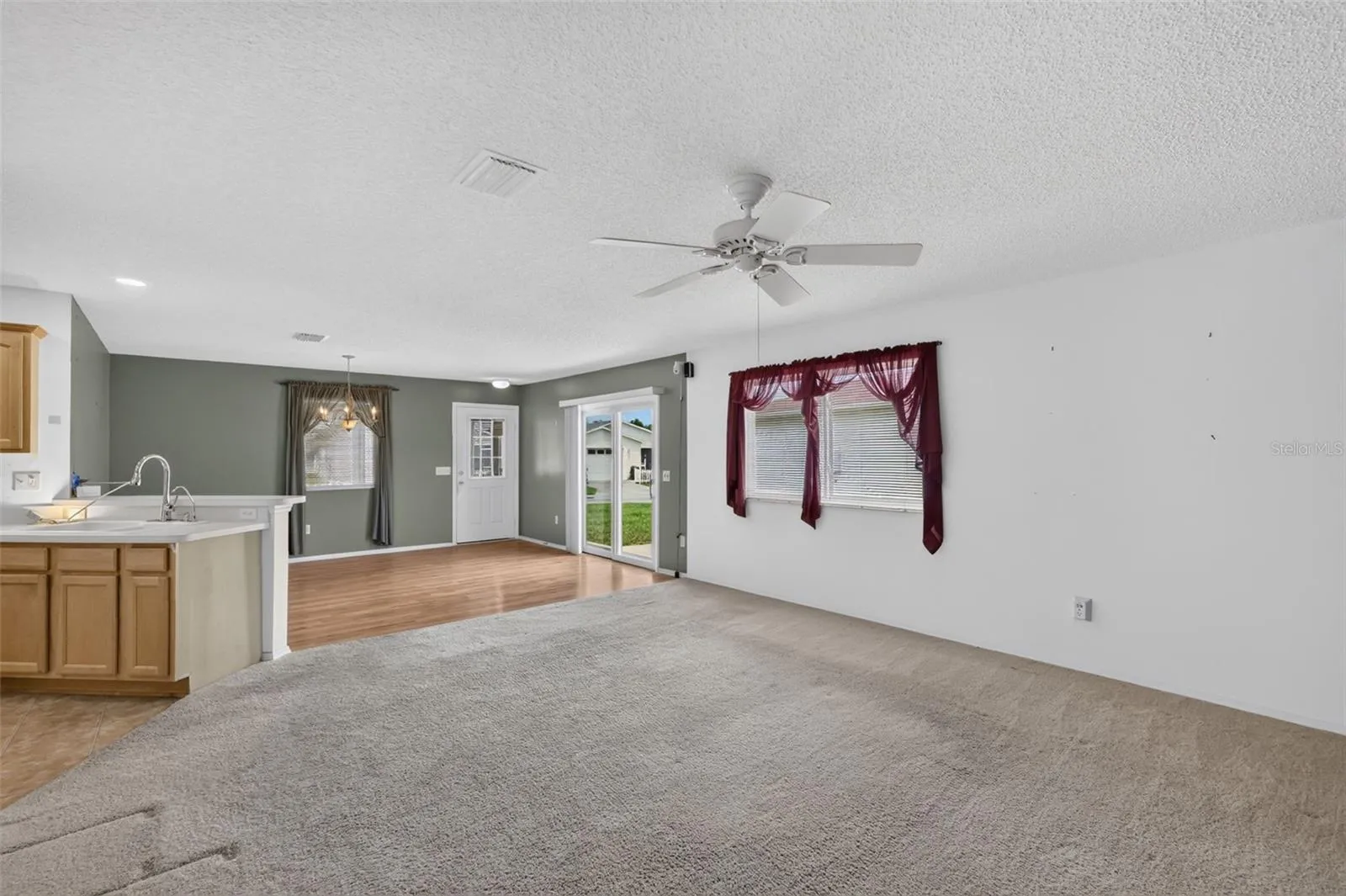 Living/Dining Room