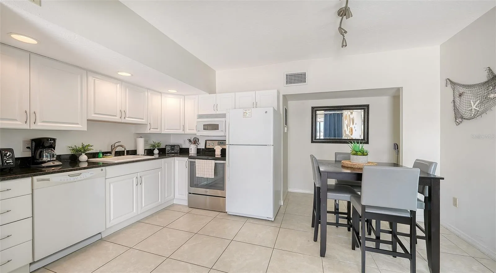 One Bedroom Guest Suite, fully updated and available to family of owners.