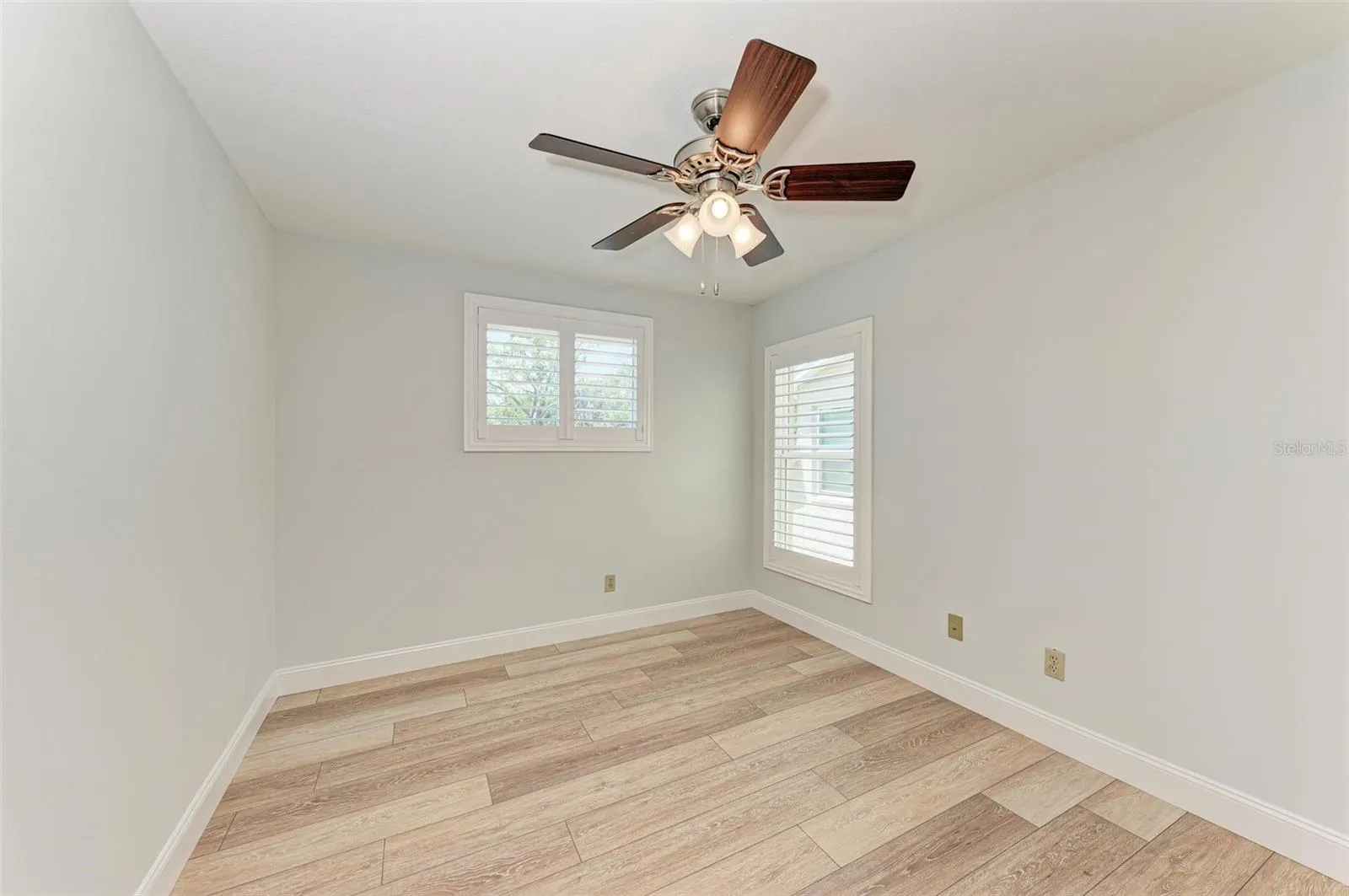 2nd Bedroom has walk in closet