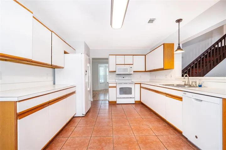 Spacious Kitchen with Ample Storage