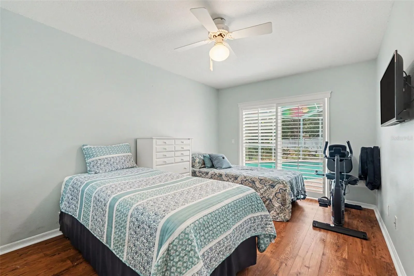 Bedroom 3 opens to Lanai; Furniture available