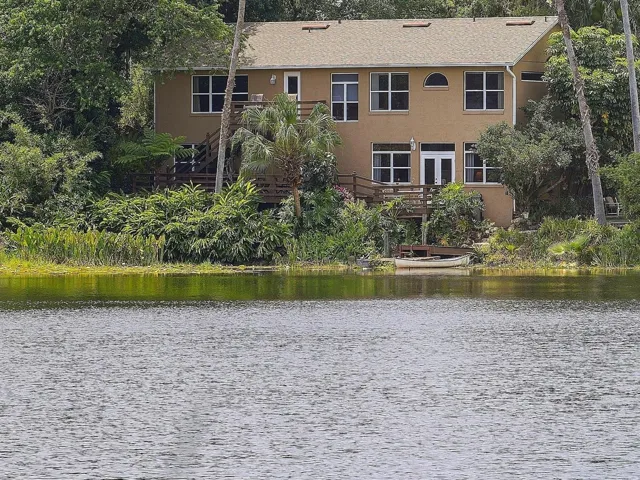 Lakeside retreat