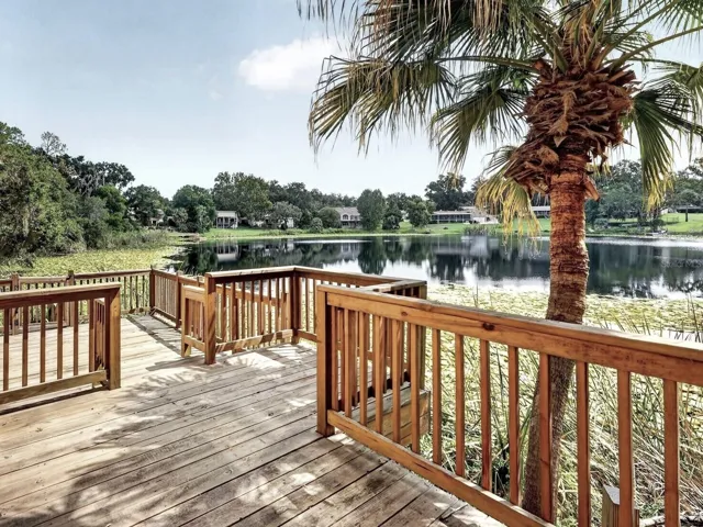 Outdoor deck