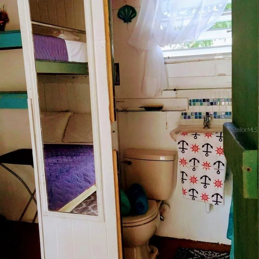 Quenepa Bathroom