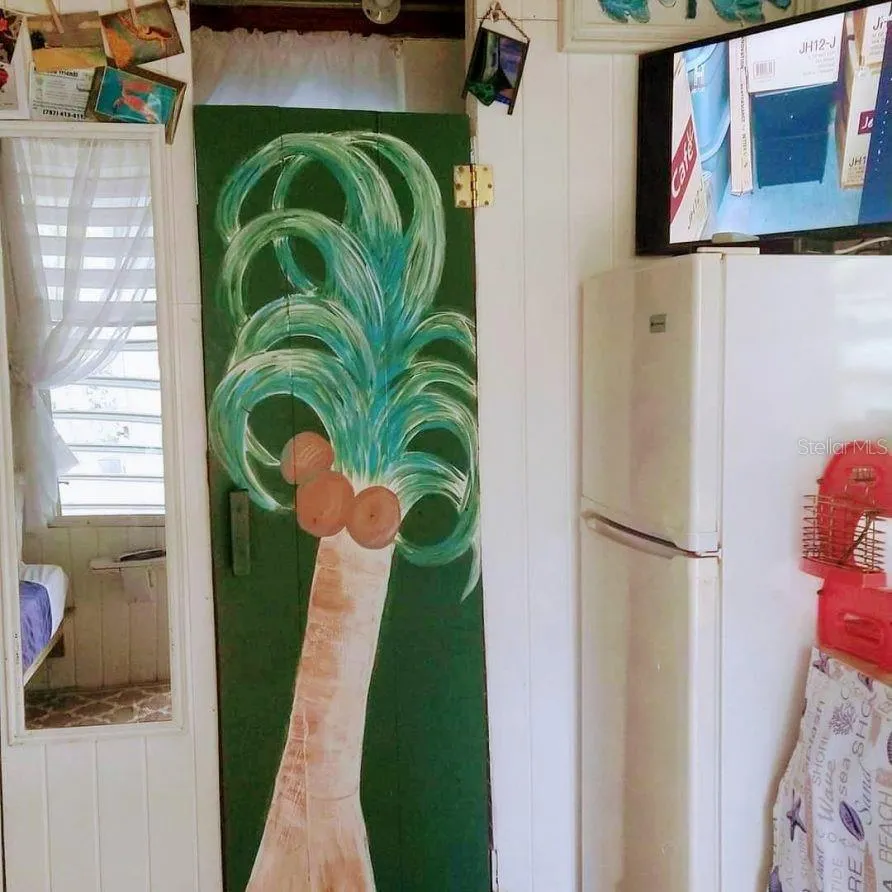 Quenepa Bathroom Door