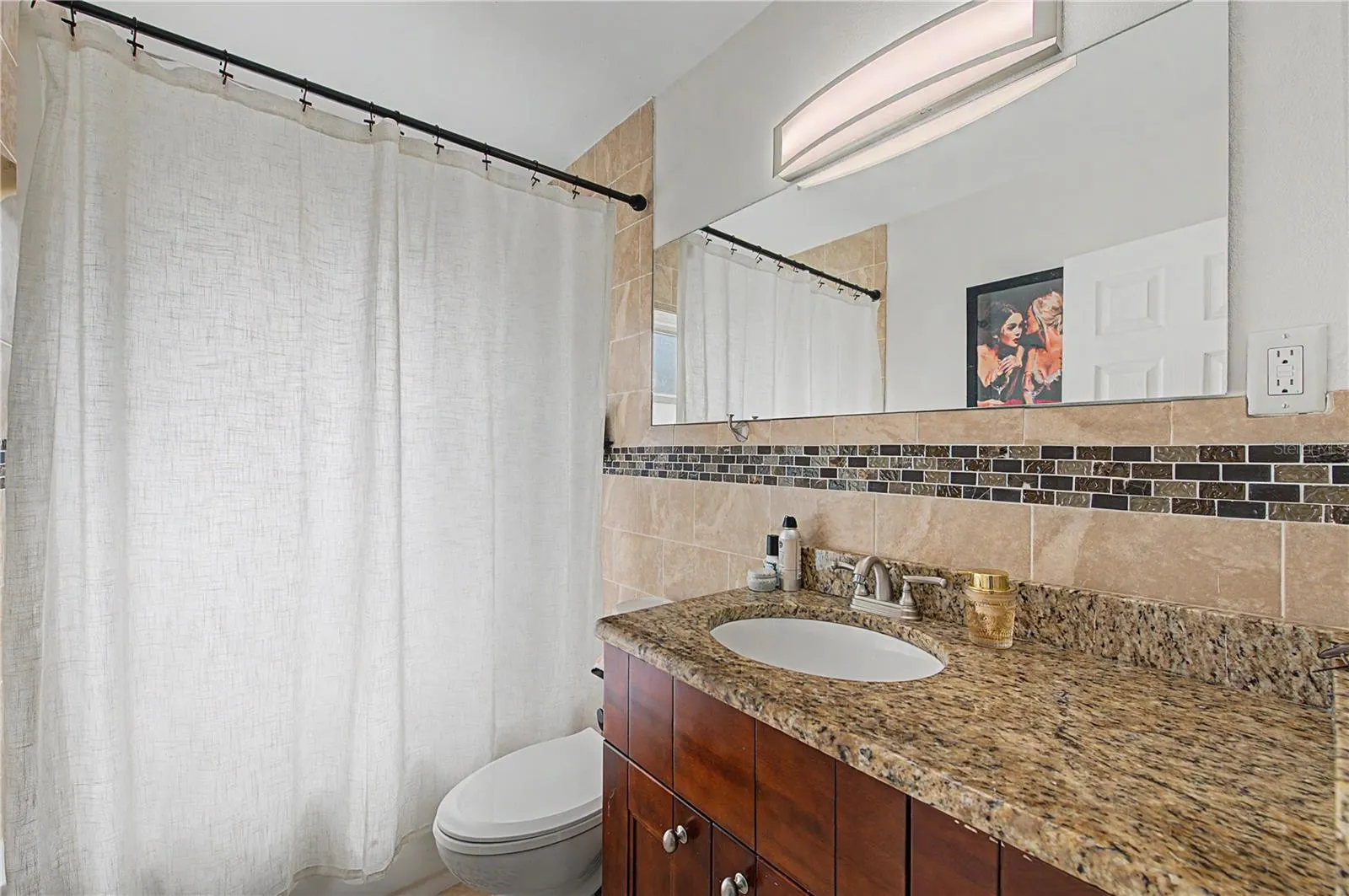 Unit B Bathroom