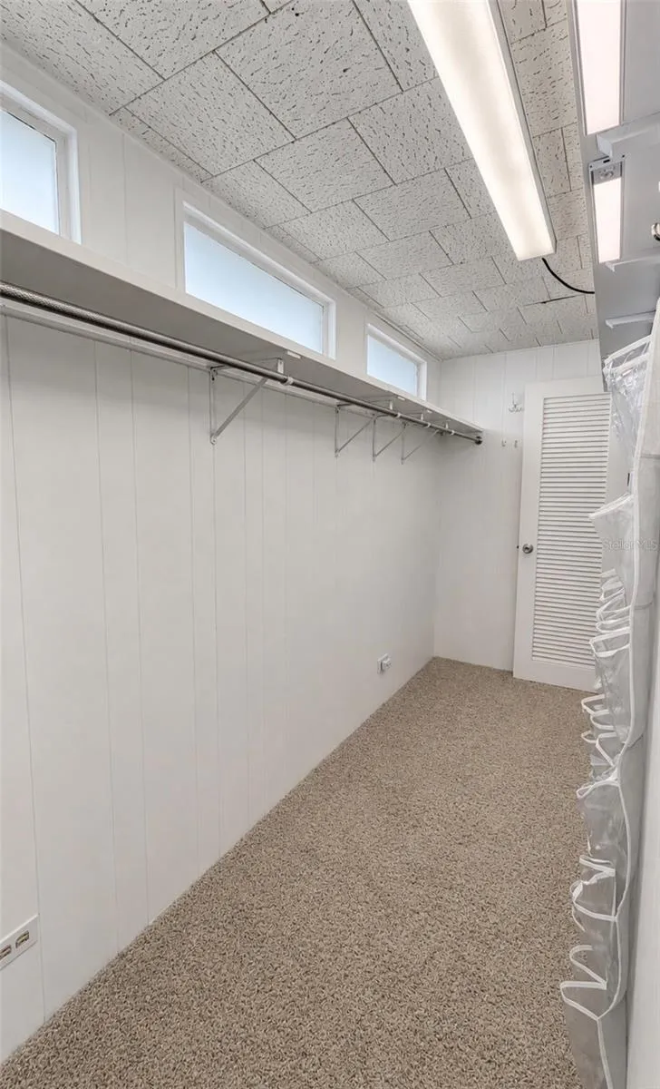 walk in closet