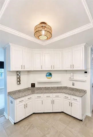 lots of kitchen cabinets