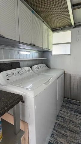 seperate laundry shed in back