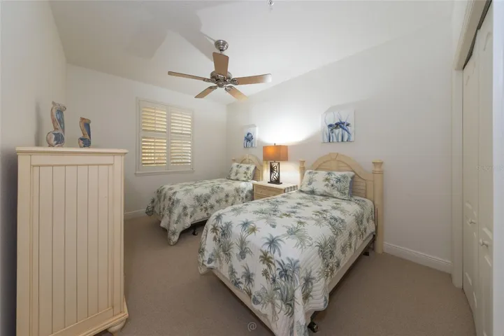 SECOND GUEST BEDROOM WITH TWIN BEDS THAT CONVEY