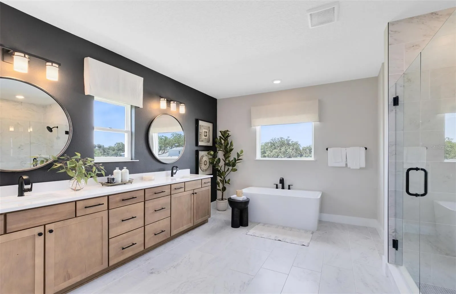 Actual home photo. Colors, finishes, textures and options may appear differently in person due to variations in monitors and viewing devices.