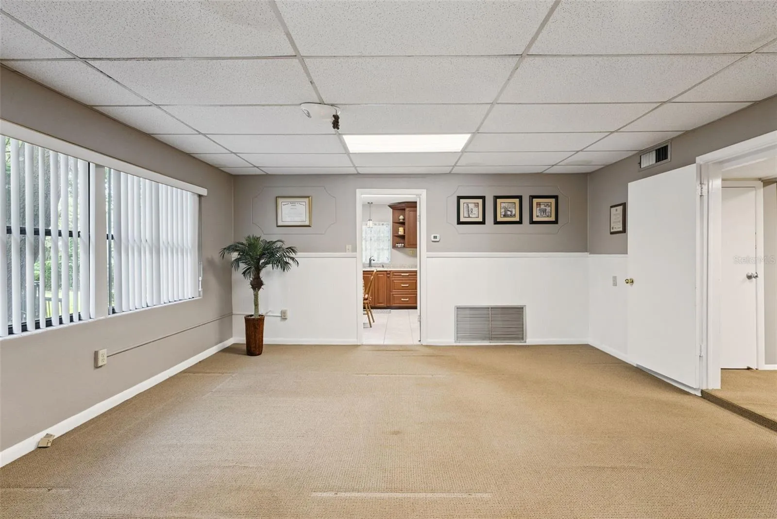 Large space-could add several desks/cubicles
