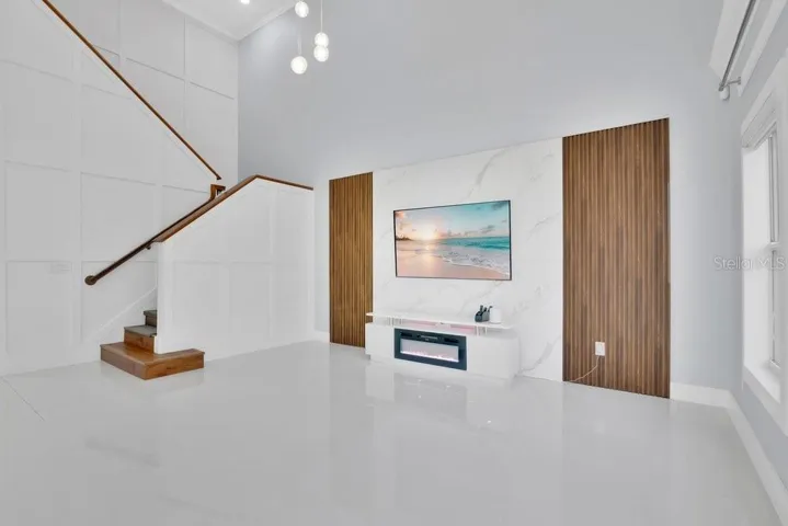 Family Room with fireplace