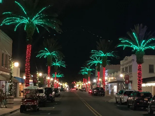 Canal Street at XMas
