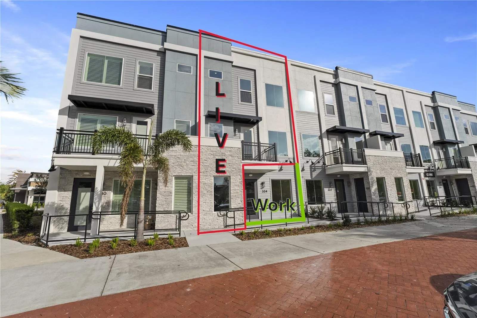 Townhouse (Live & Play) - Plenty of shops and restaurants within walking distance)
