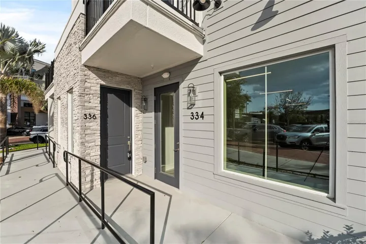 Front Entrance to Townhouse - 336 Center Lake Ln