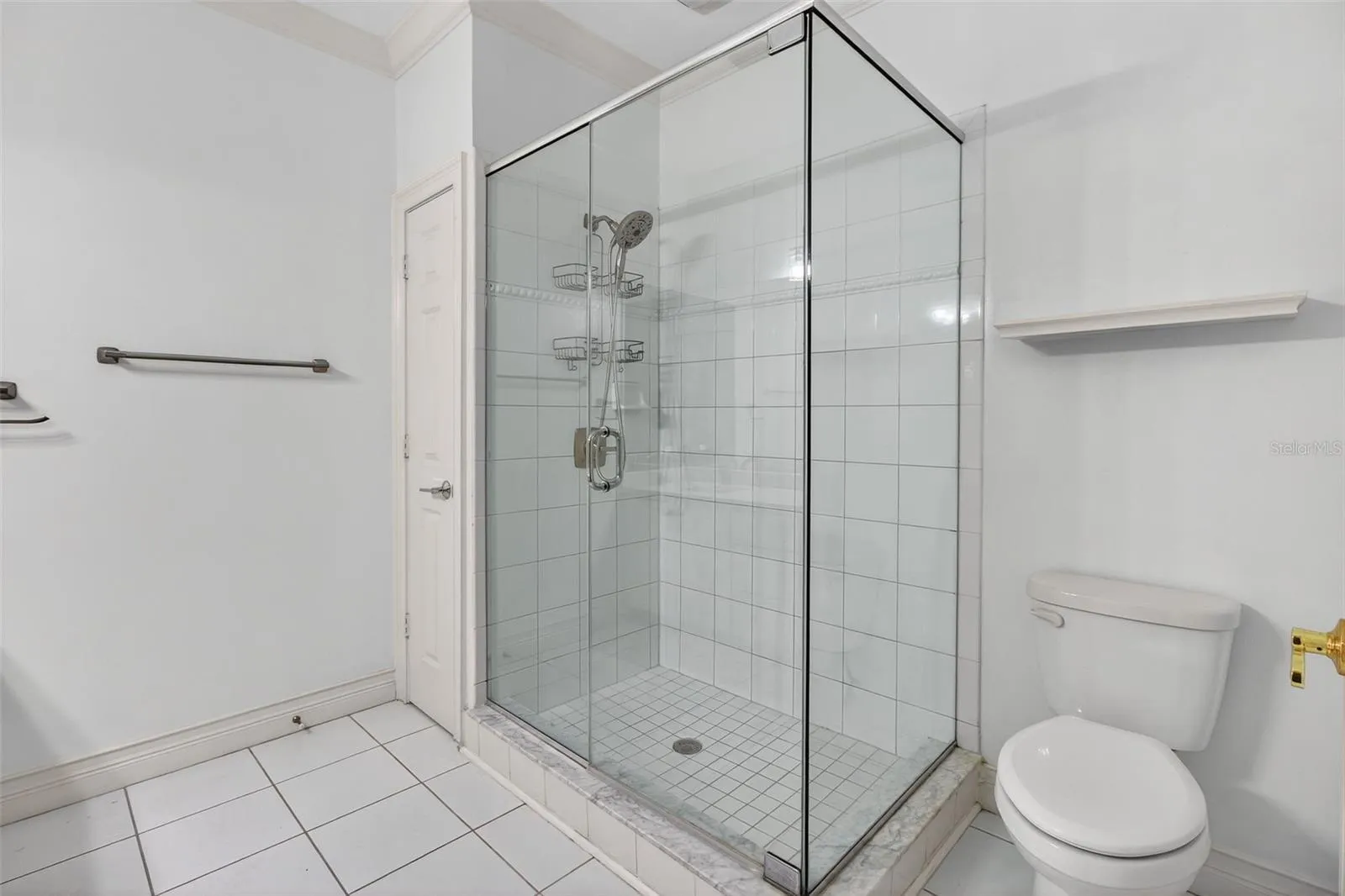 Guest Room 4 Ensuite Bath
