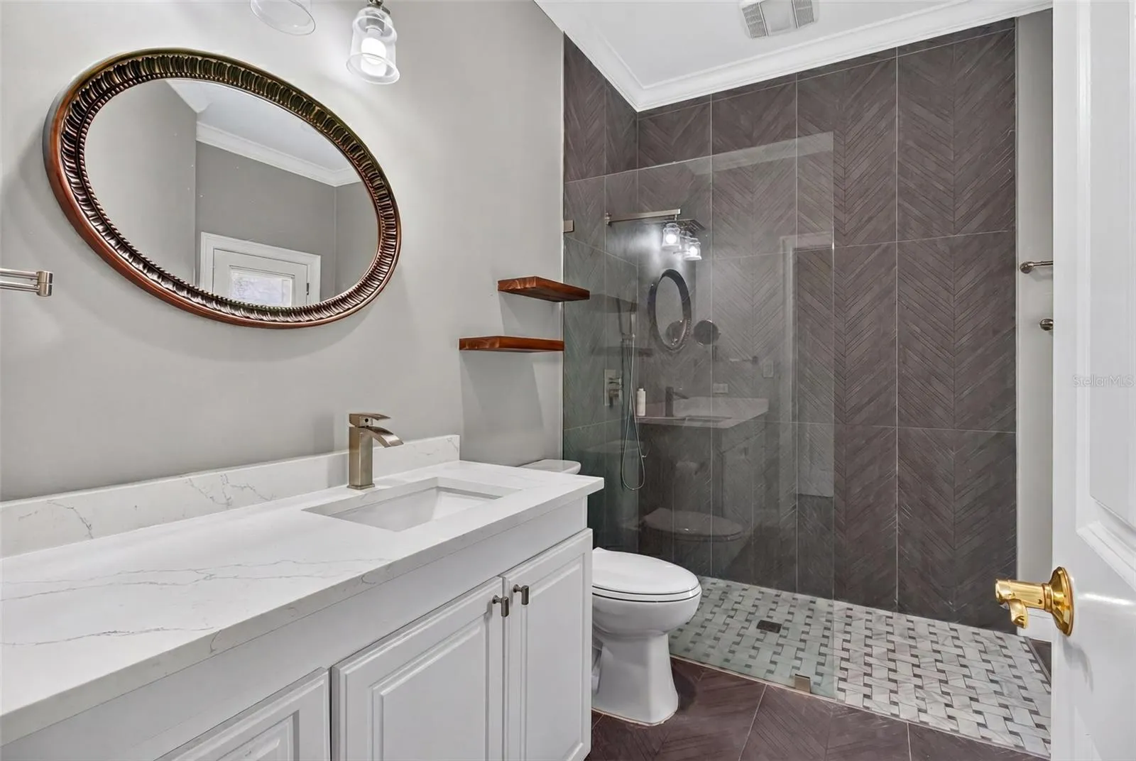 1st Floor Primary Suite Bath
