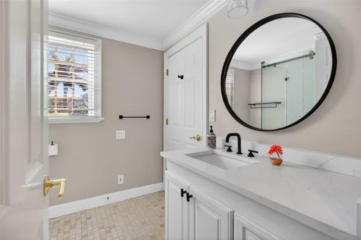 1st Floor Guest Full Bath