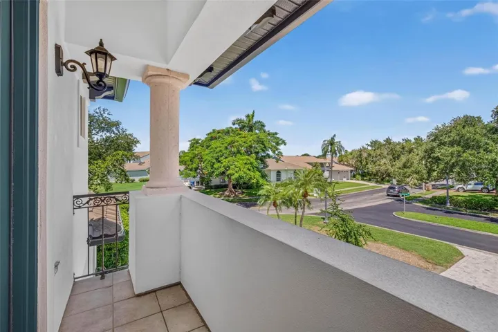 Guest Room 4 Balcony