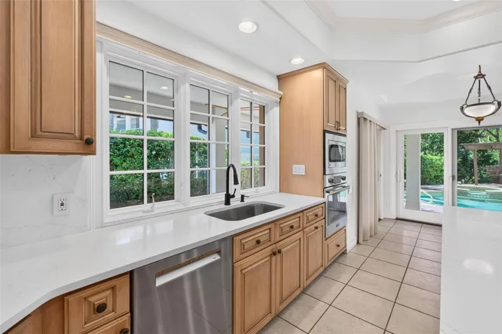 Deluxe Kitchen