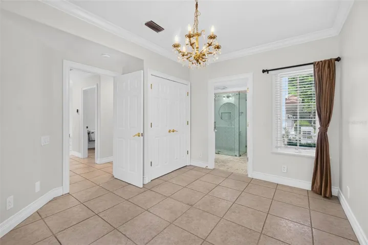 1st Floor Guest Room