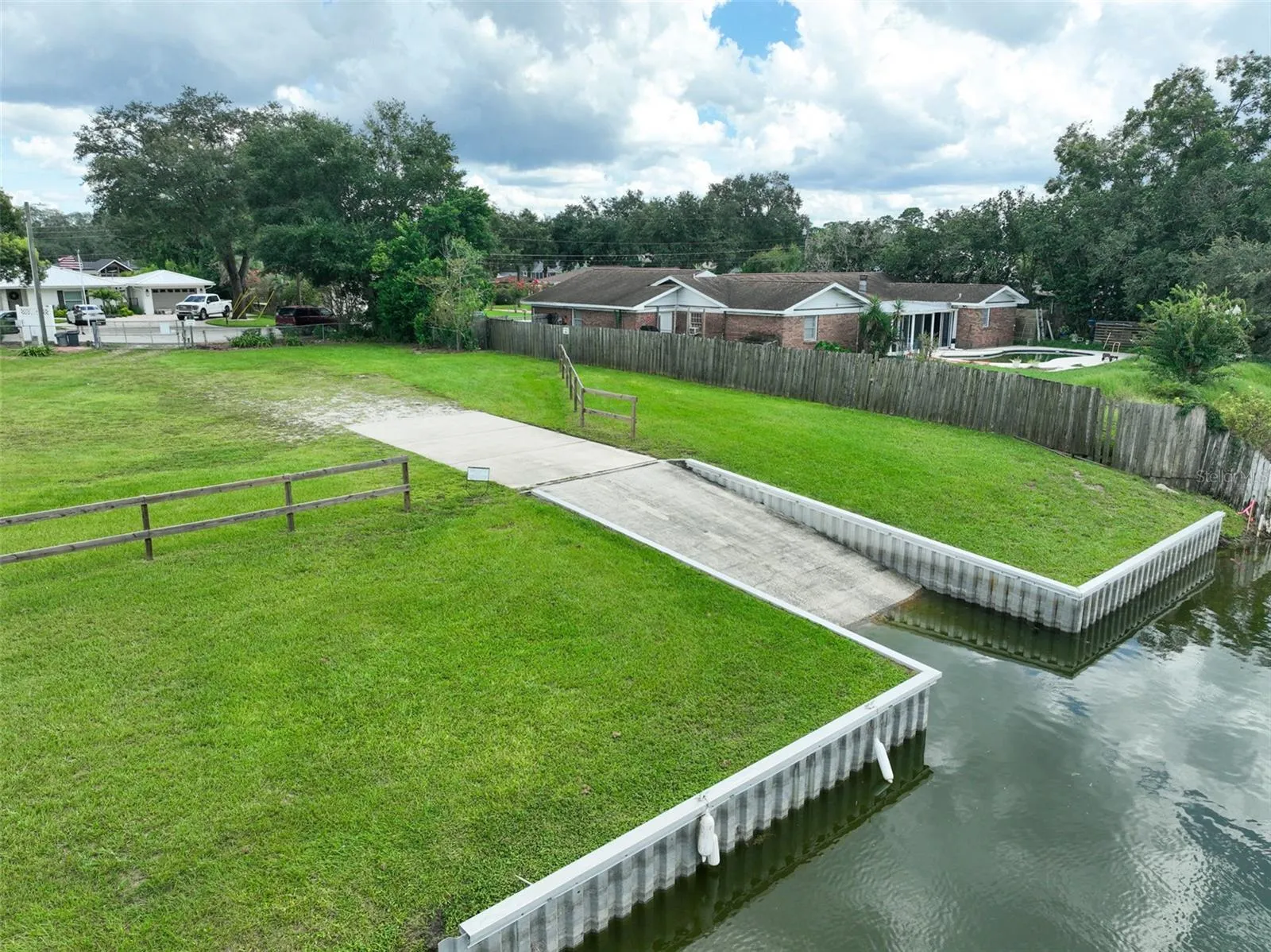 Boat Ramp included with voluntary HOA