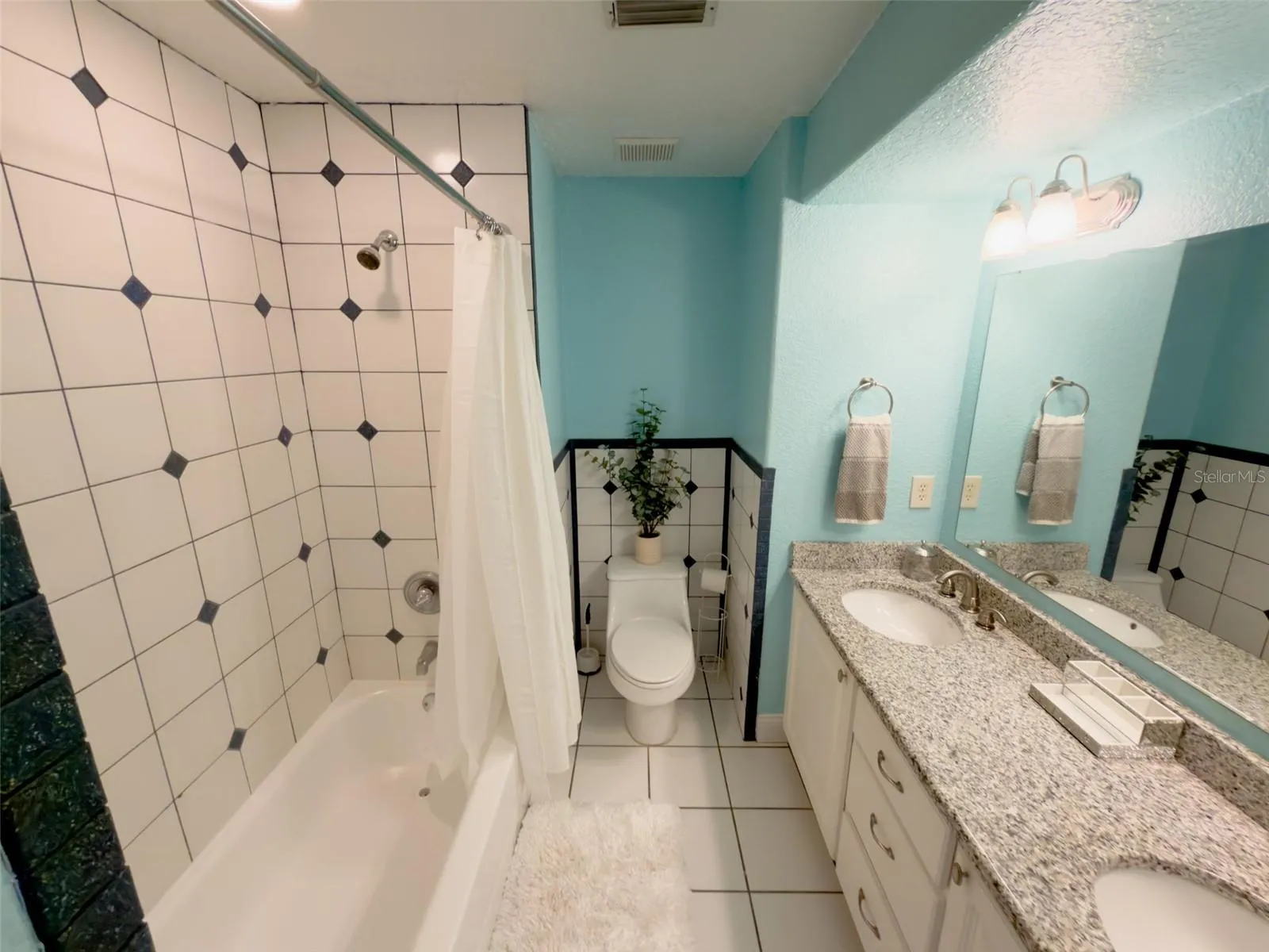 Jack n Jill Bathroom