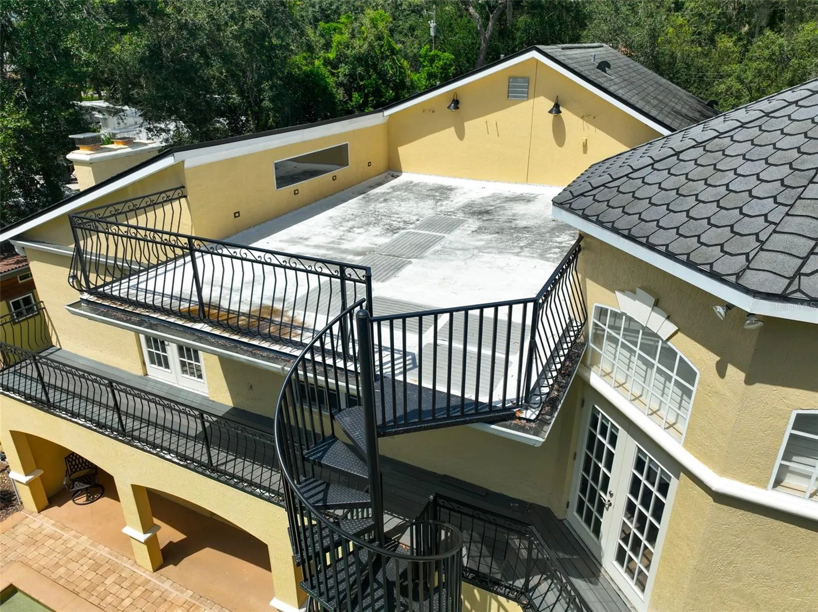 Roof Top accessible