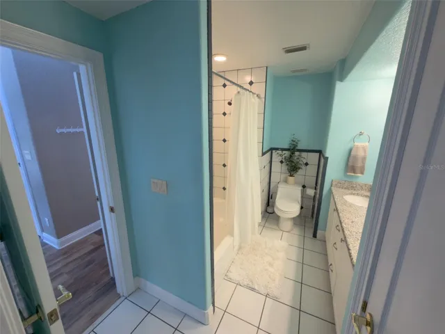 Jack n Jill Bathroom