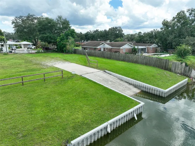 Boat Ramp included with voluntary HOA