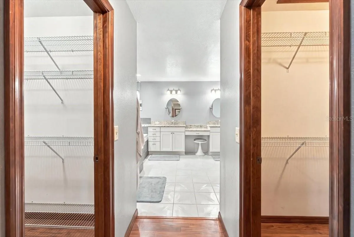 Walk in closet