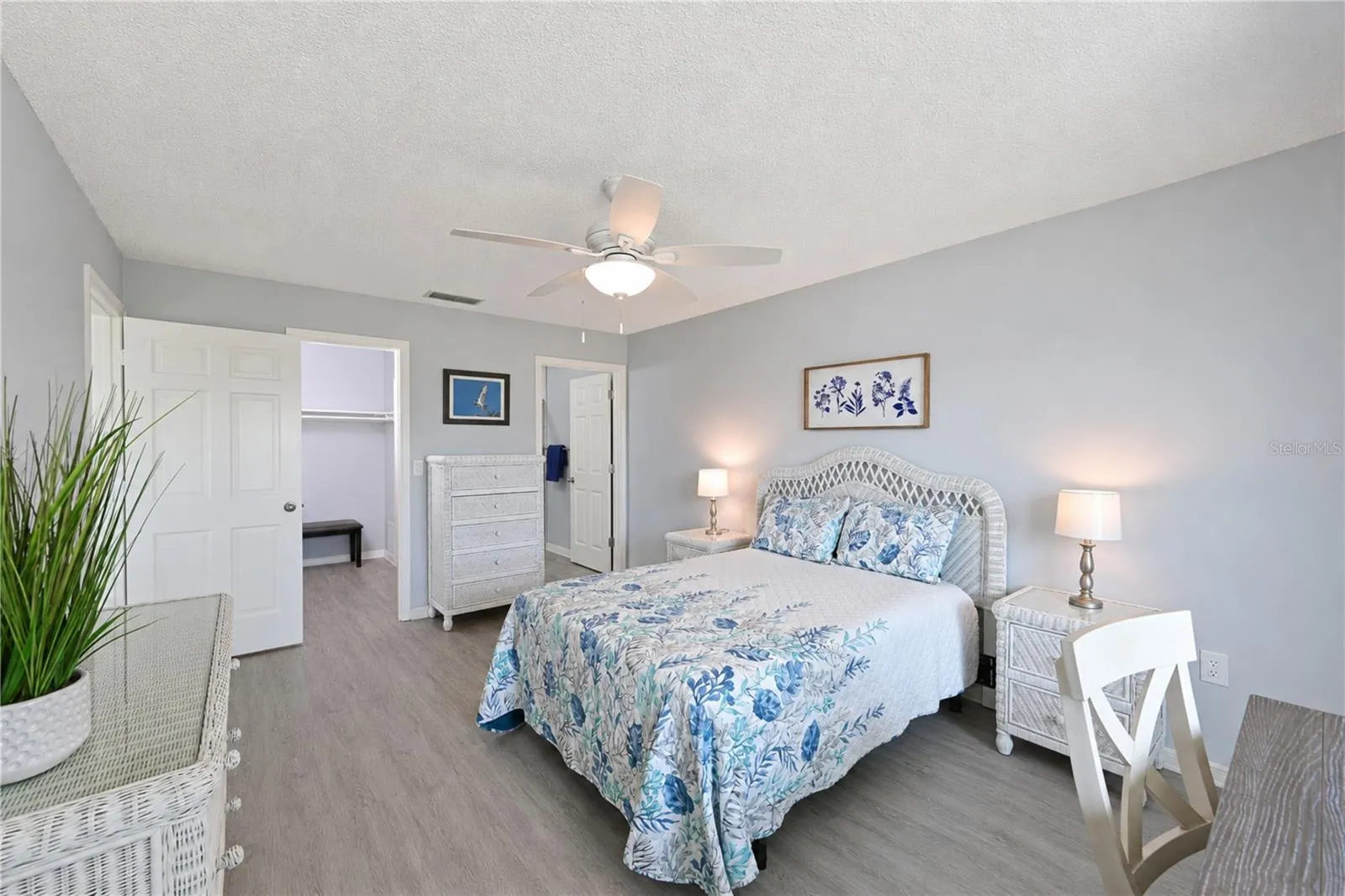 Primary ensuite bedroom from lanai door