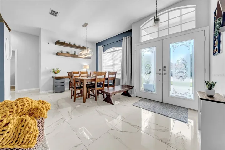 Foyer/Formal Dining Room