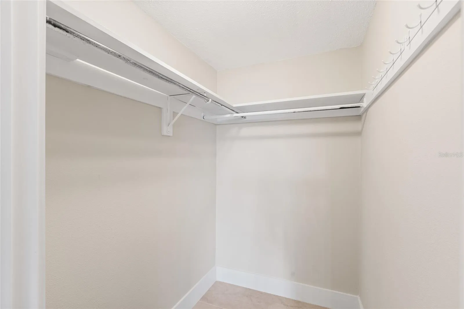 Walk-in Closet 4x5