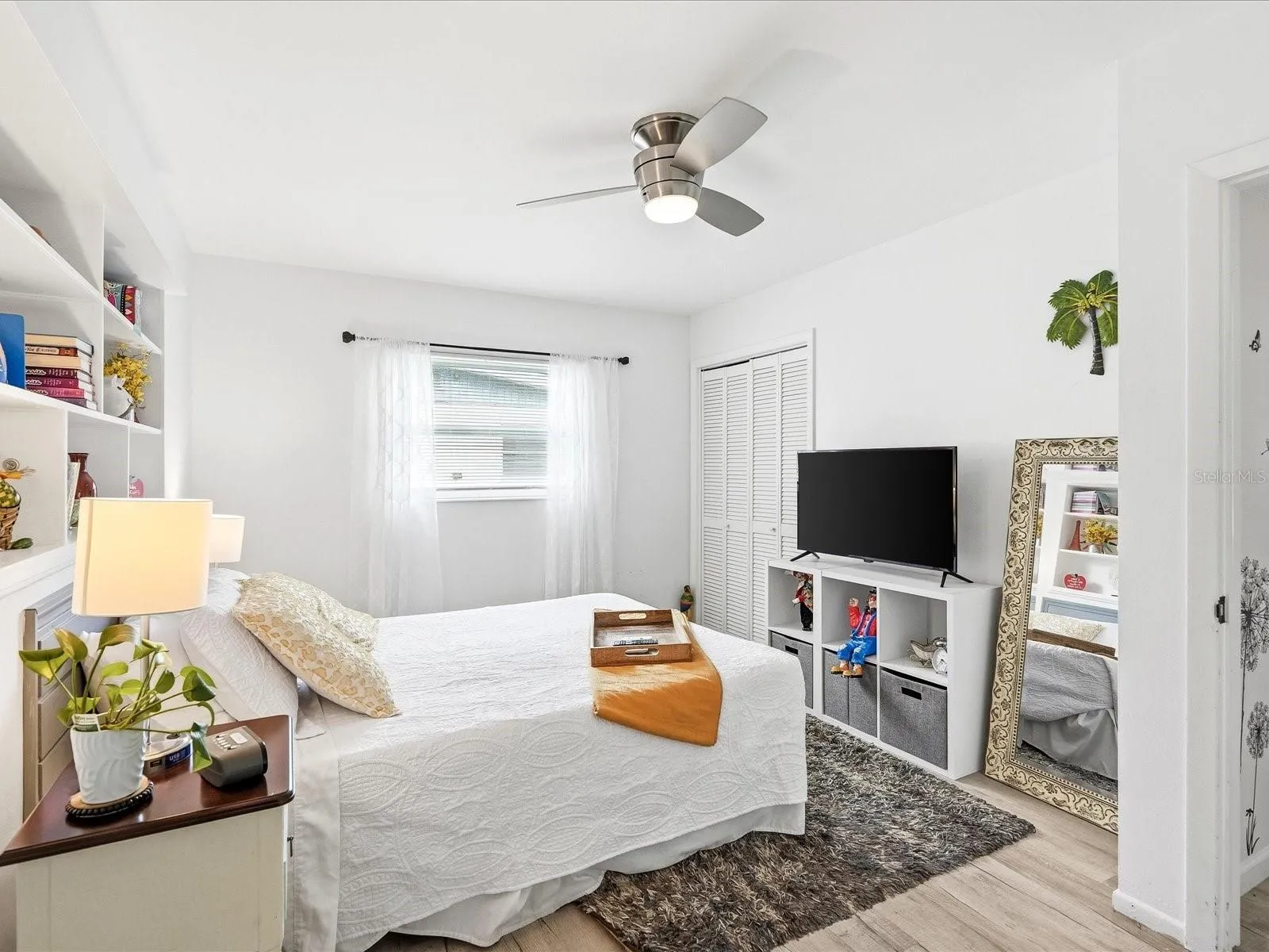 Guest bedroom
