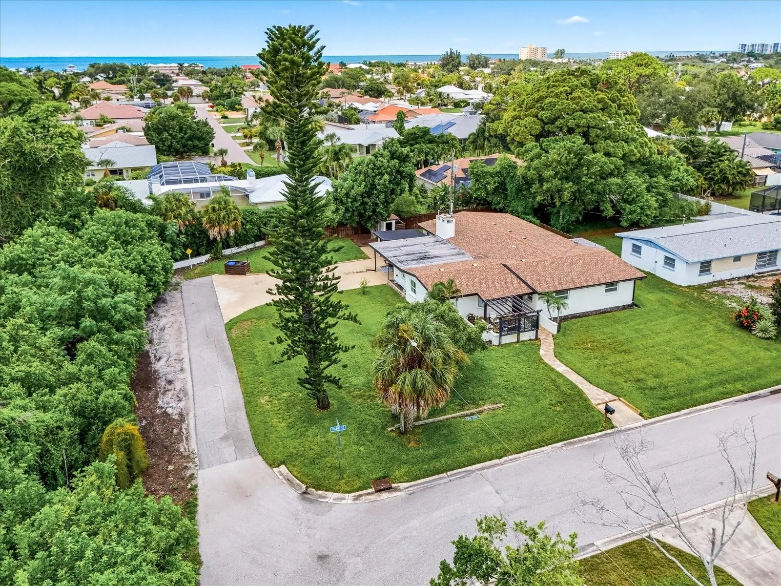 Aerial of 936 Dawn St