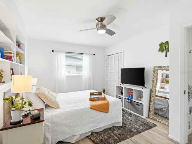 Guest bedroom