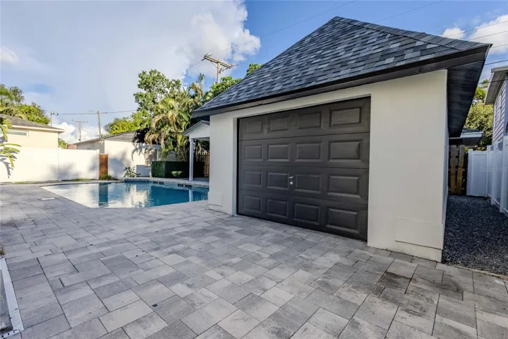 Detached Garage