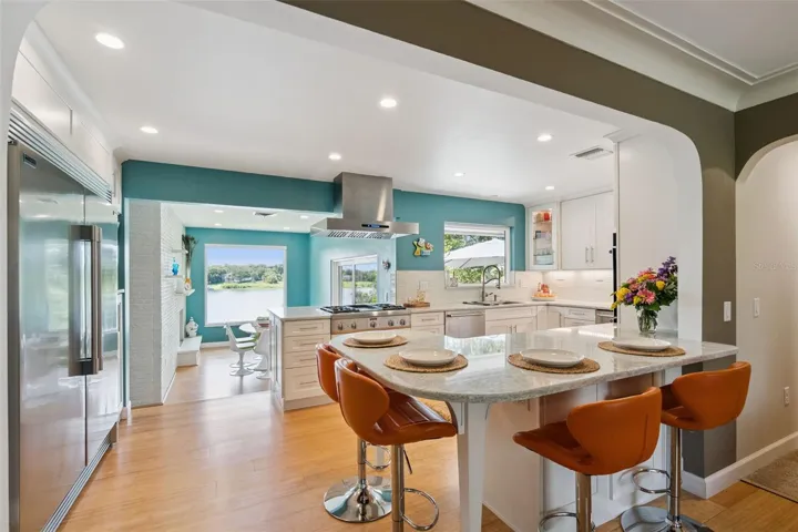 Kitchen Bar