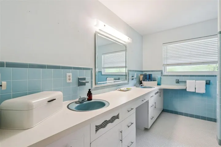 Second Full Bathroom