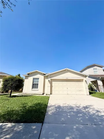 7731 Carriage Pointe Dr: 3 Bedroom, 2 Bath on pond
