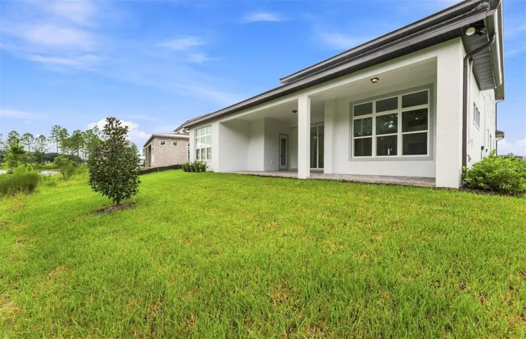Spacious Covered Lanai, Perfect for Outdoor Living