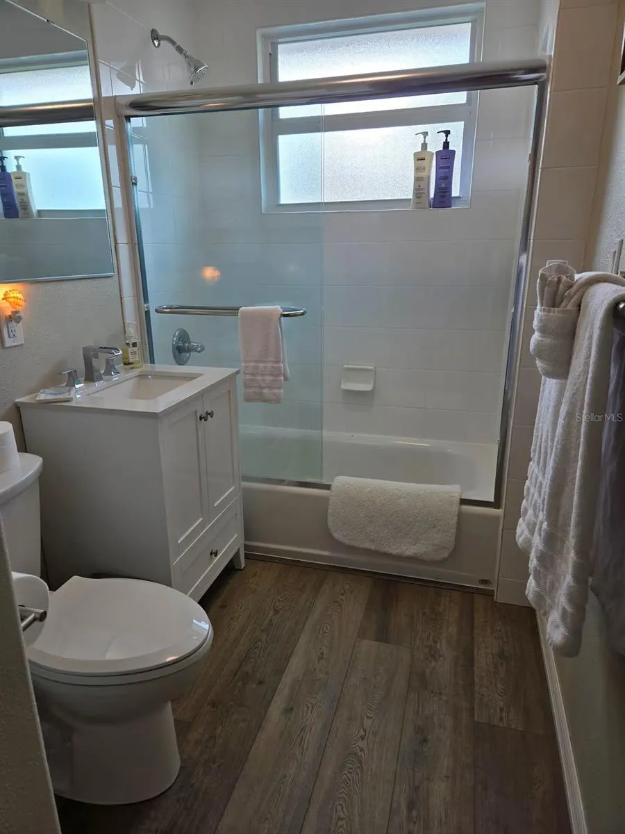 Guest Bath Shower/Tub Combo