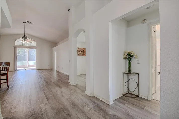 Foyer/Living room