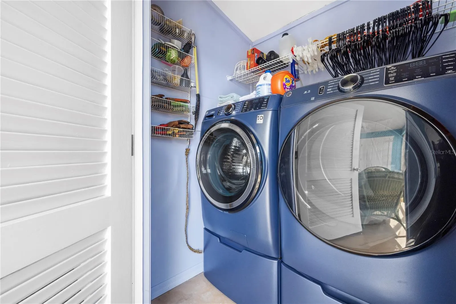 These are the appliances in the laundry closet!