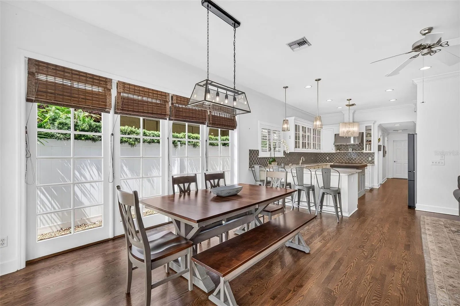 Kitchen table area