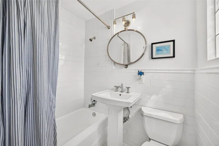 Bathroom of bedroom #2
