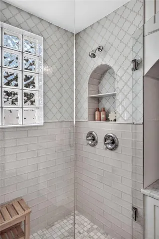 Primary shower